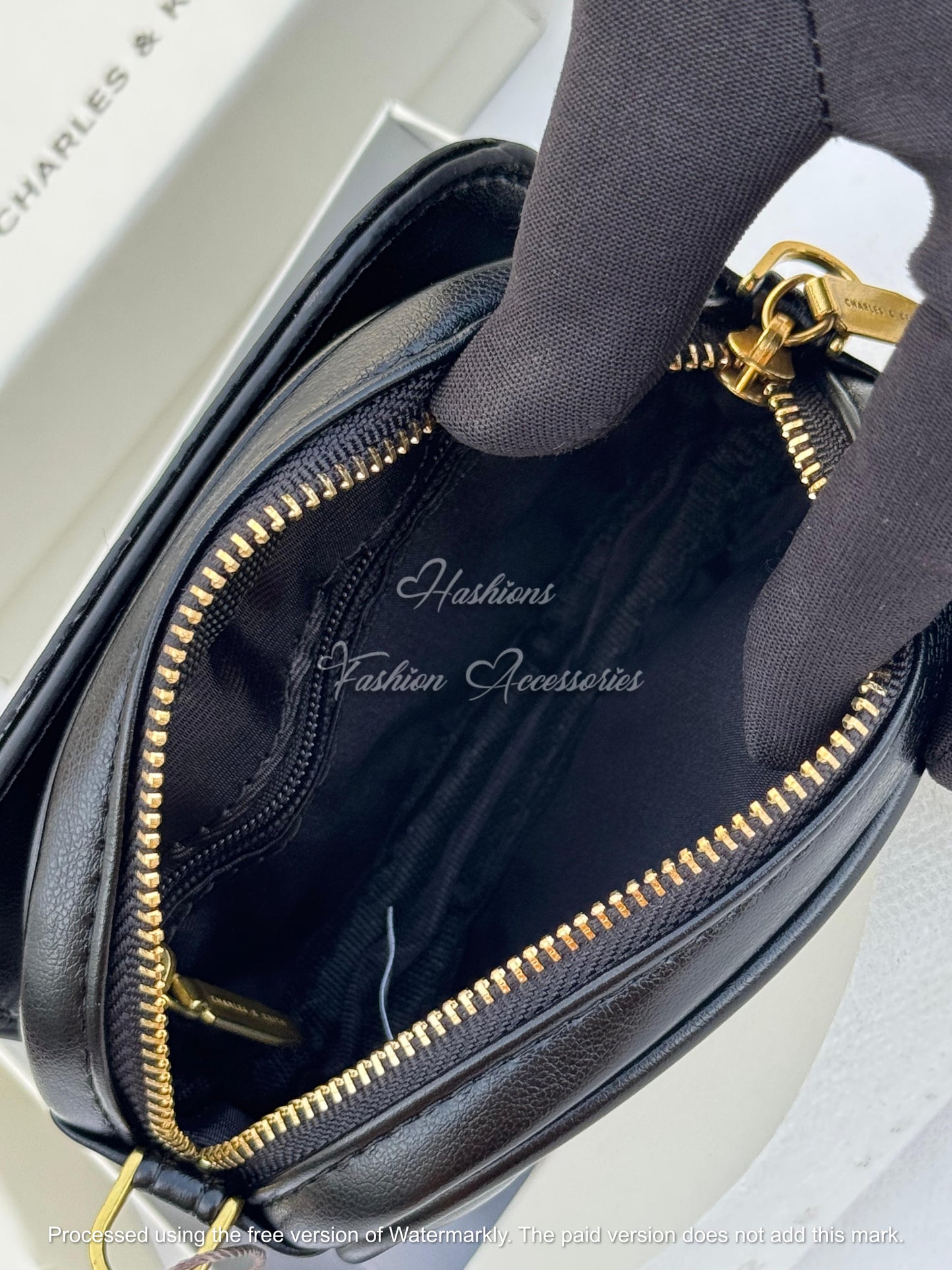 Quilted Diamond Chain Crossbody Bag