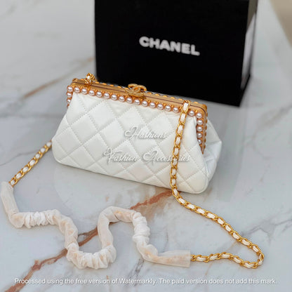 Pearl Frame Quilted Bag
