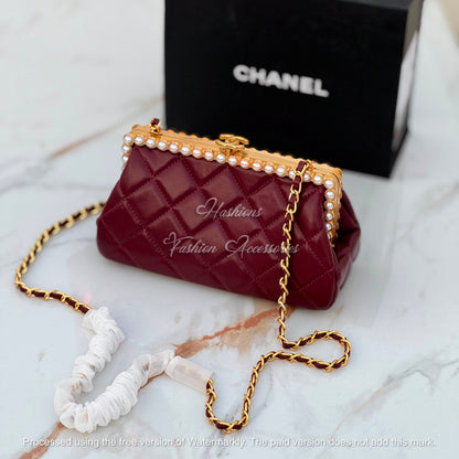 Pearl Frame Quilted Bag