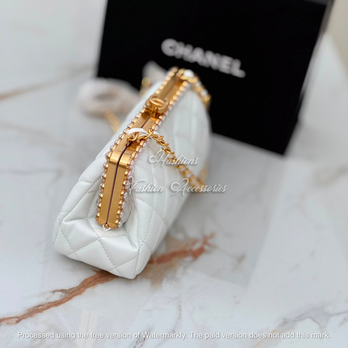 Pearl Frame Quilted Bag