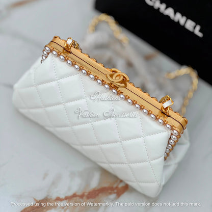 Pearl Frame Quilted Bag