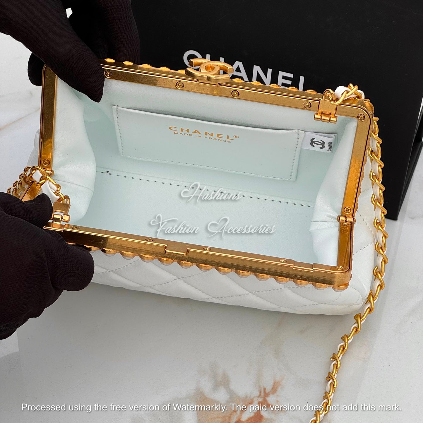 Pearl Frame Quilted Bag