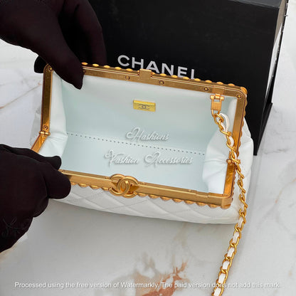 Pearl Frame Quilted Bag