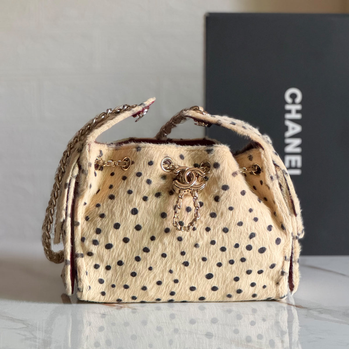 Spotted Fuzzy Bucket Bag