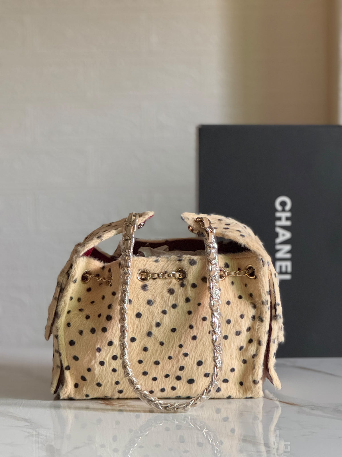 Spotted Fuzzy Bucket Bag