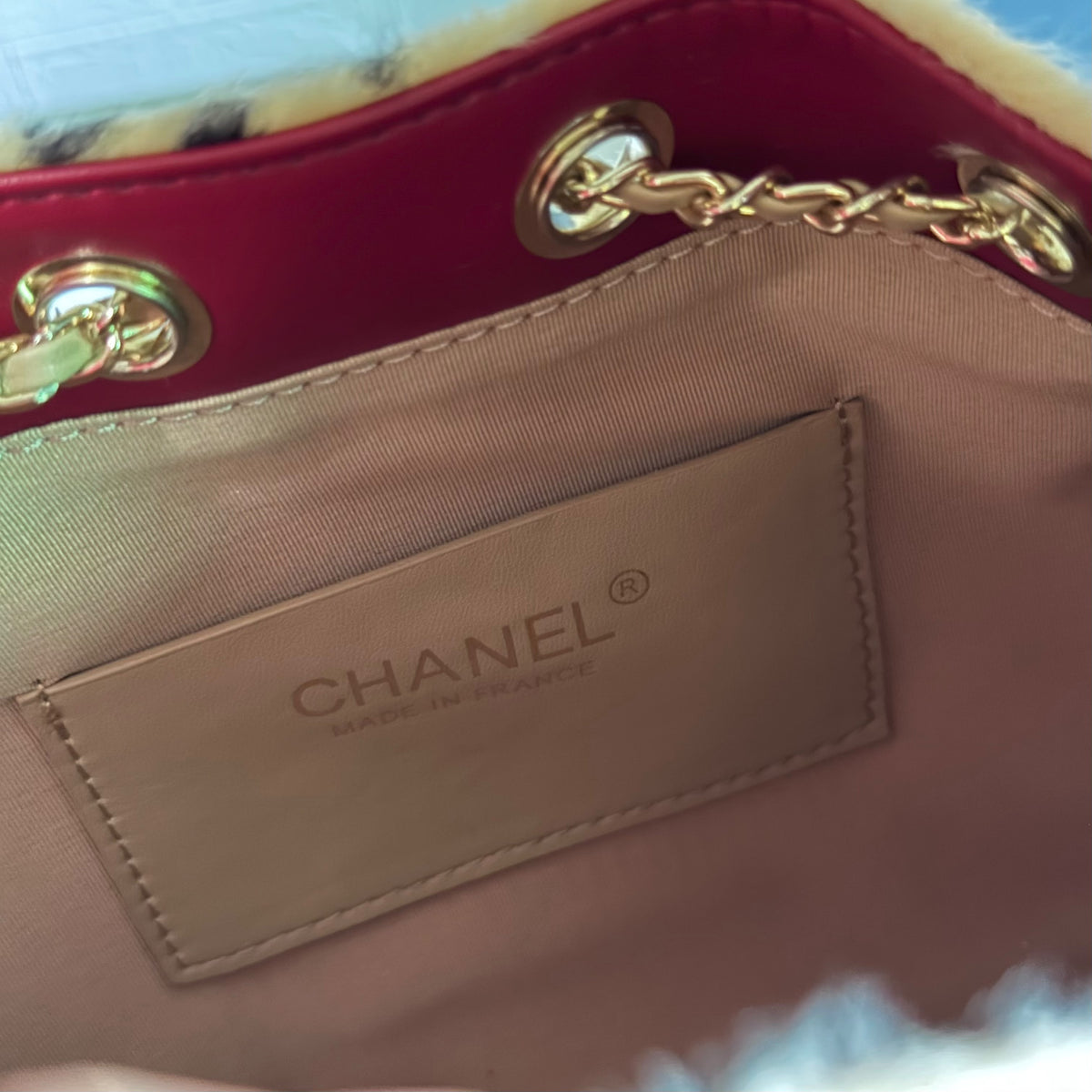 Spotted Fuzzy Bucket Bag
