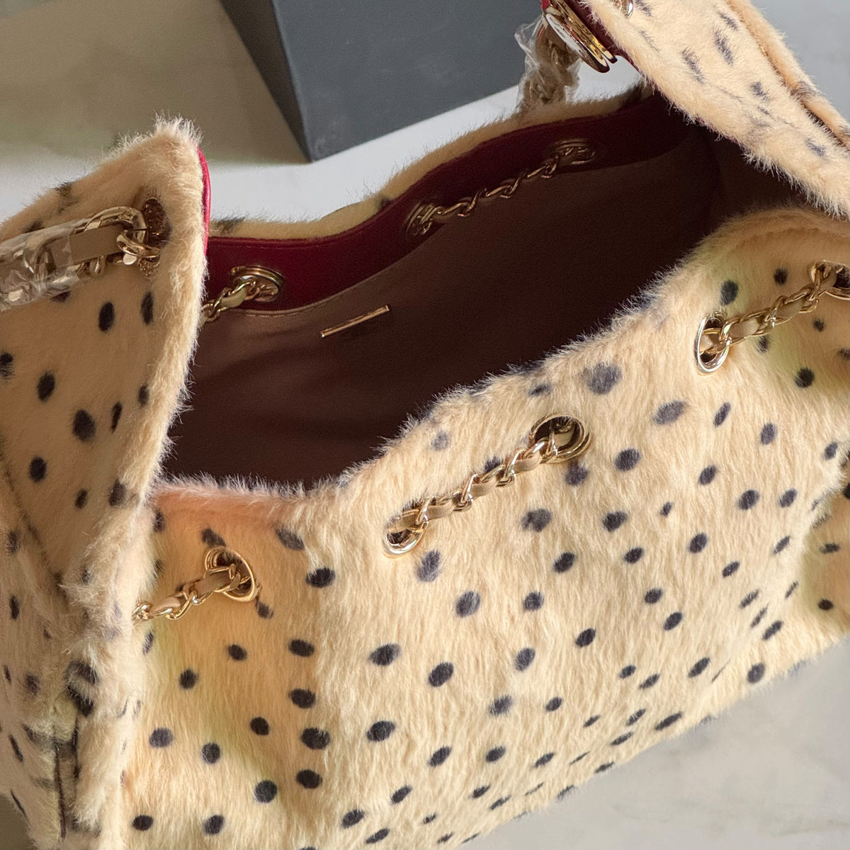 Spotted Fuzzy Bucket Bag