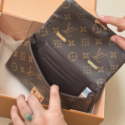 Mini Flap Chain Handbag