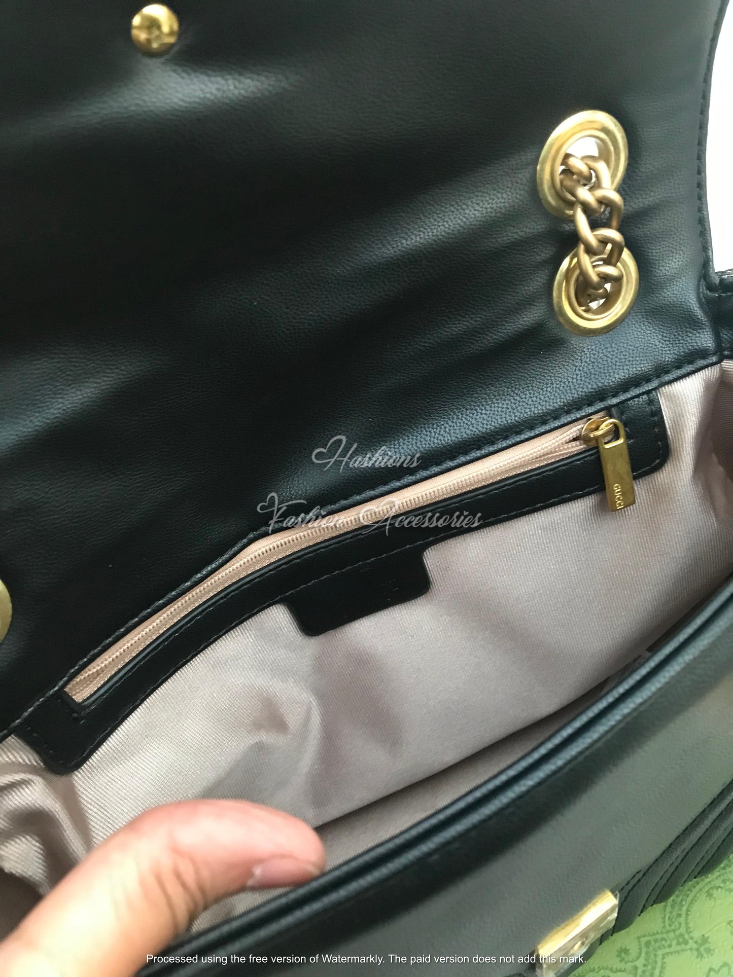 GG Marmont Medium Shoulder Bag