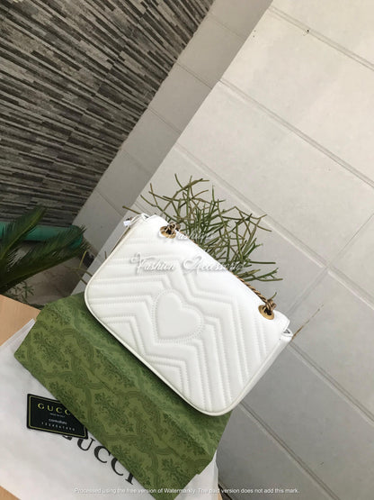 GG Marmont Medium Shoulder Bag