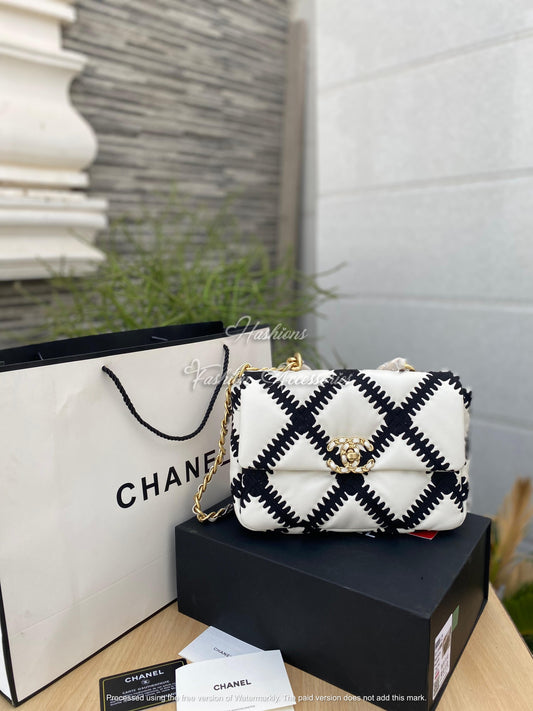 CHAN-EL Flag Bag 19 (Crochet) - White