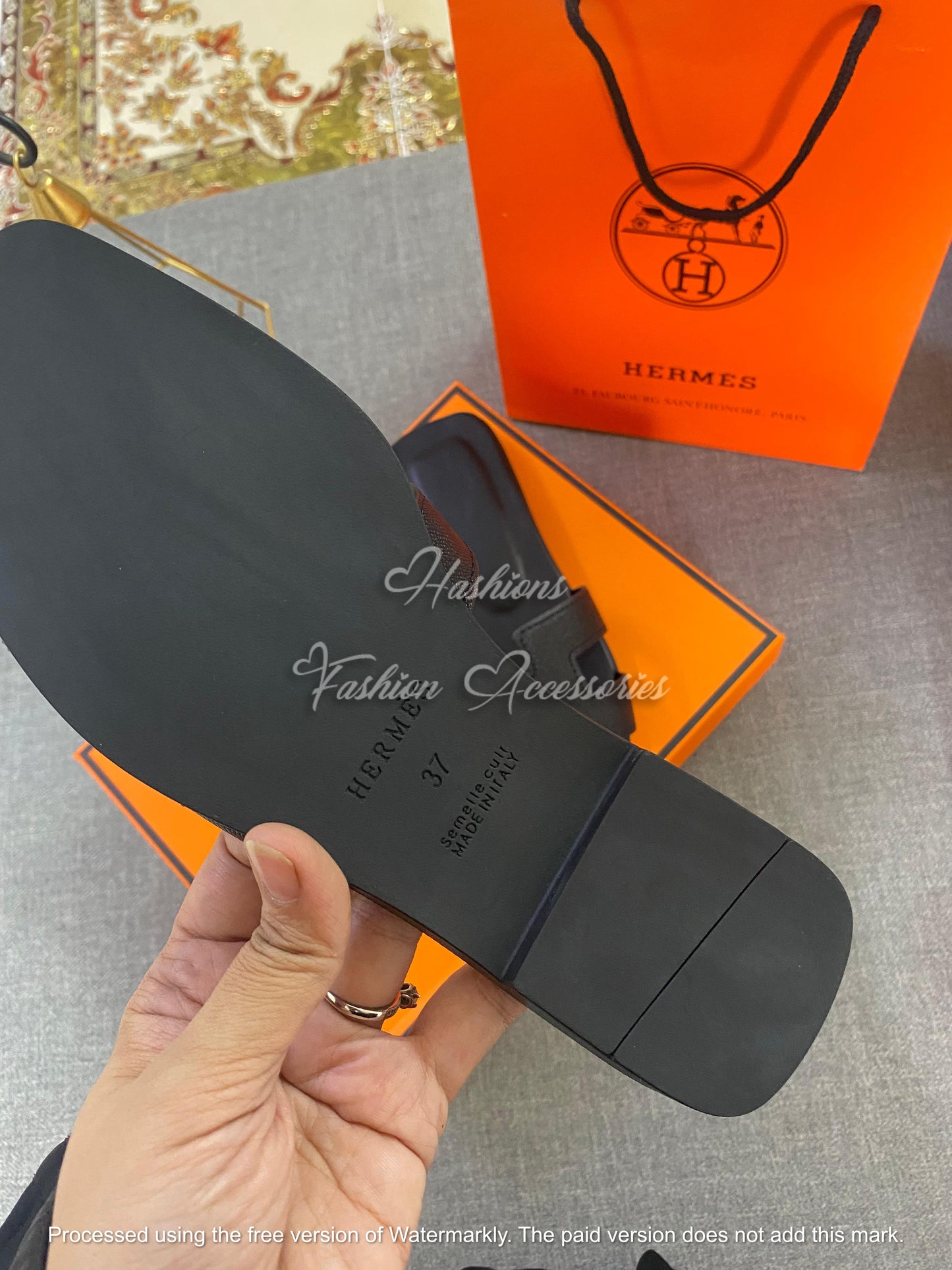 Women’s Minimalist Slip-On Flats – Black & Tan Comfortable Everyday Sandals