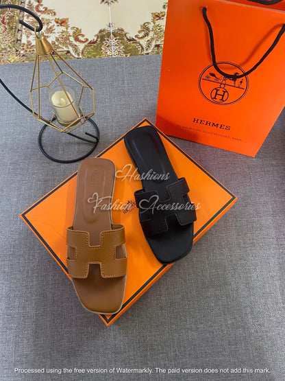 Women’s Minimalist Slip-On Flats – Black & Tan Comfortable Everyday Sandals