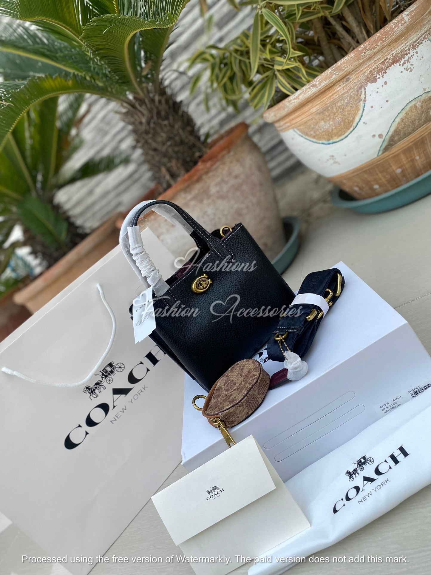 Mini Top-Handle Satchel in Black – Pebble-Texture, Turn-Lock, Detachable Crossbody