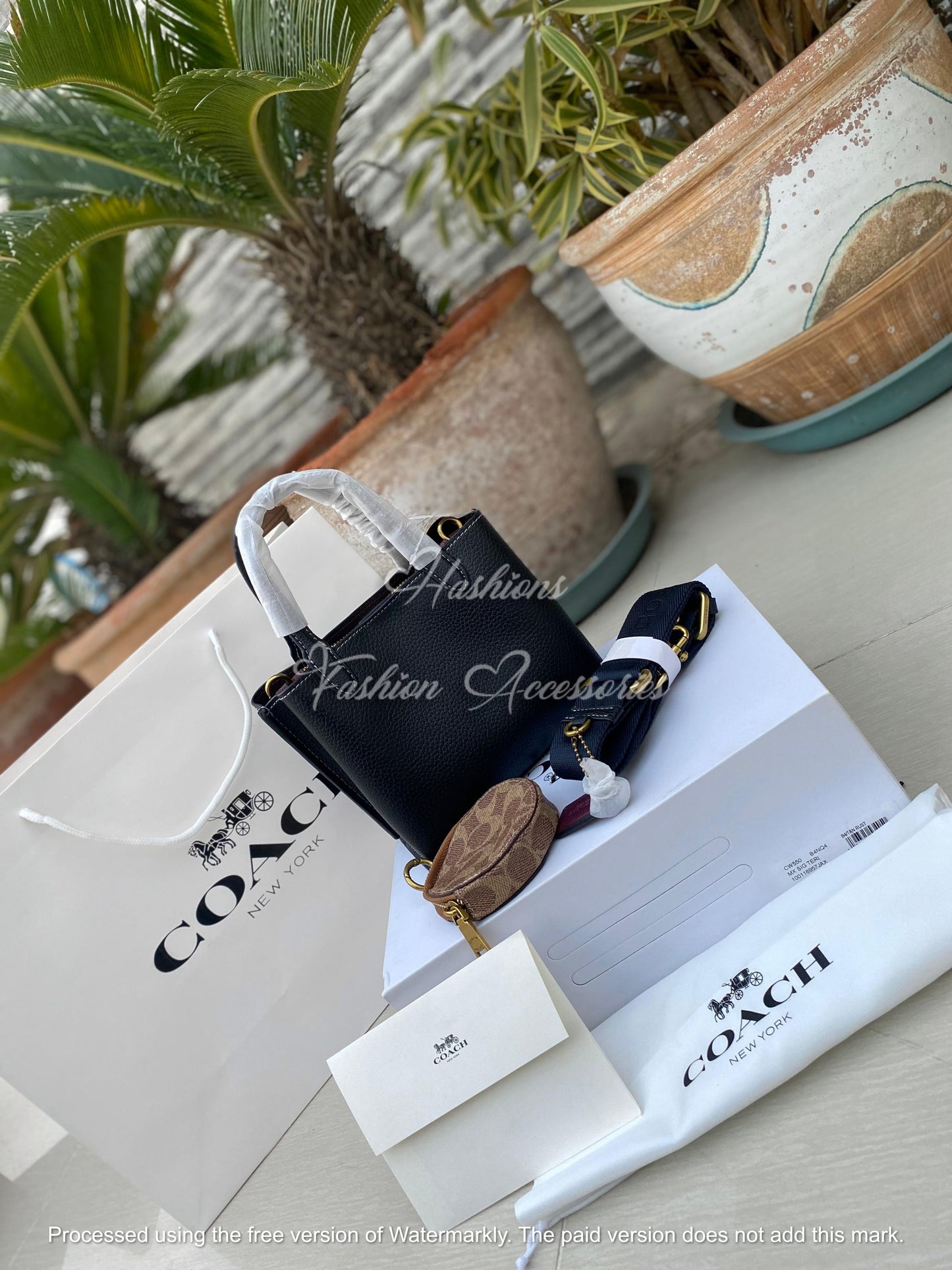 Mini Top-Handle Satchel in Black – Pebble-Texture, Turn-Lock, Detachable Crossbody