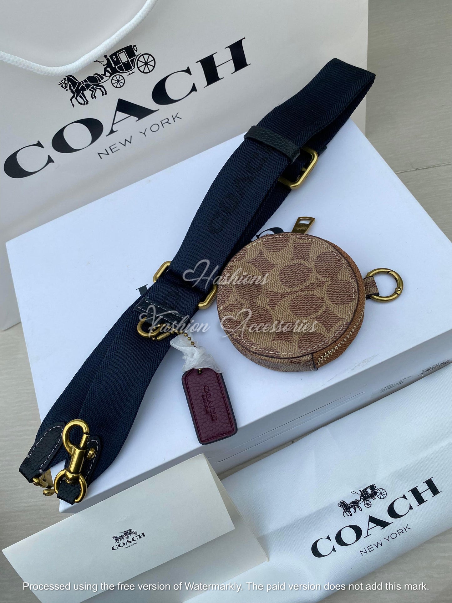 Mini Top-Handle Satchel in Black – Pebble-Texture, Turn-Lock, Detachable Crossbody