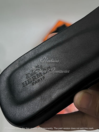 Women’s Minimalist Slip-On Flats – Black & Tan Comfortable Everyday Sandals