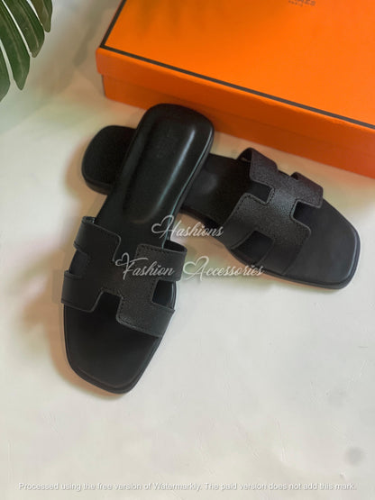 Women’s Minimalist Slip-On Flats – Black & Tan Comfortable Everyday Sandals