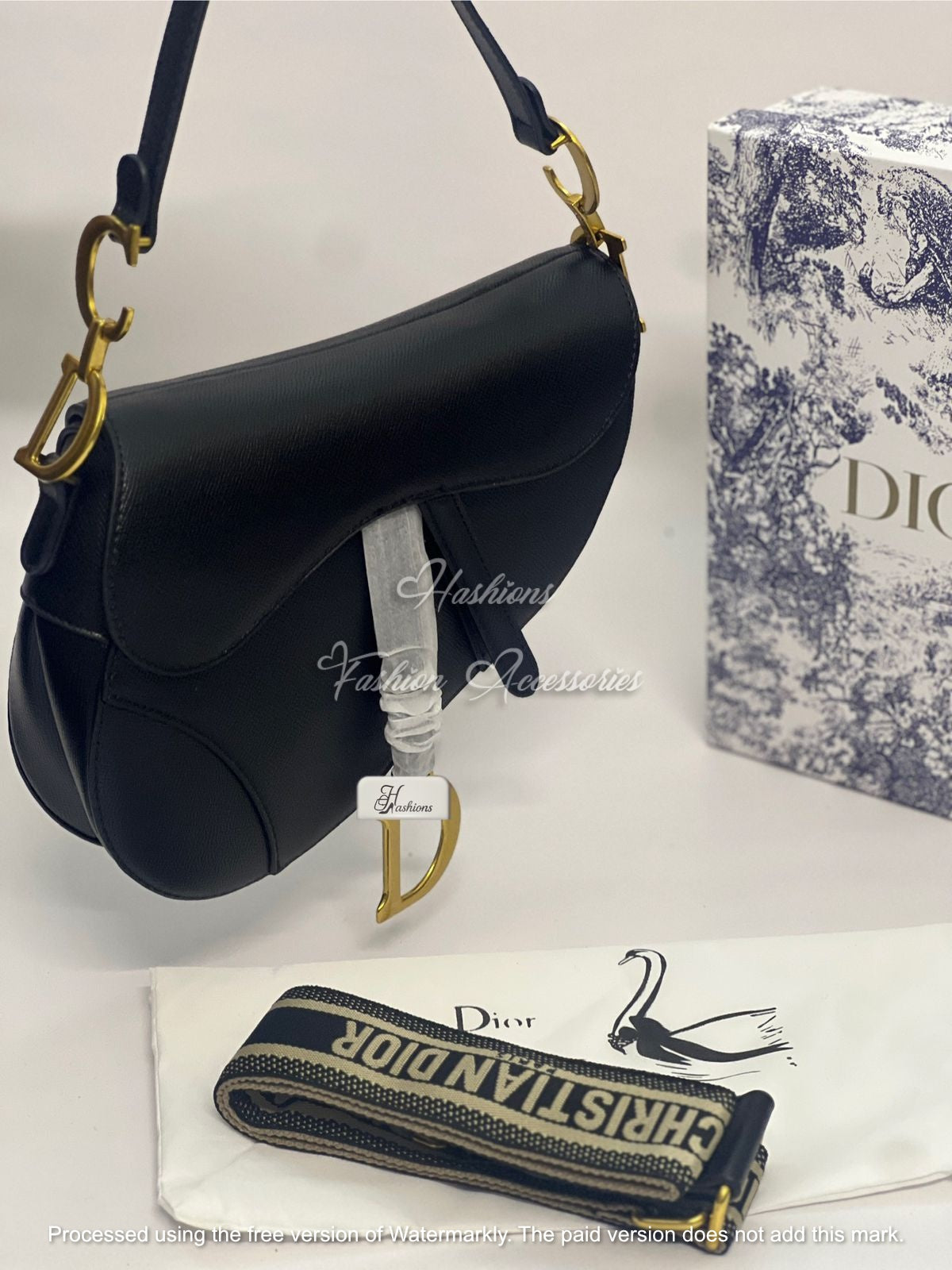 Classic Saddle Bag with Wide Guitar Strap – Grained Leather & Woven Jacquard Crossbody