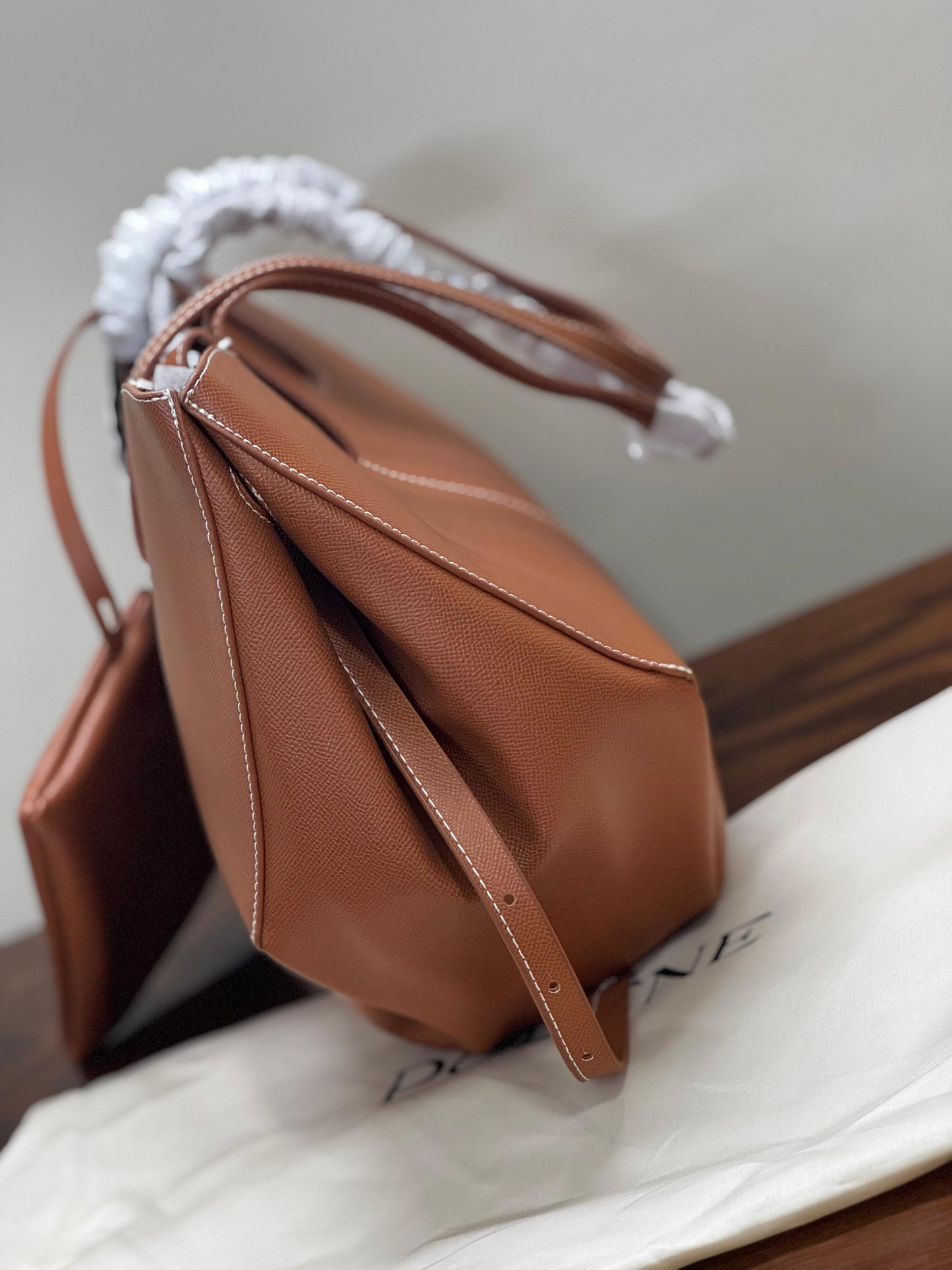 Large Structured Curve Tote Bag – Lightweight Everyday Work Shoulder Bag