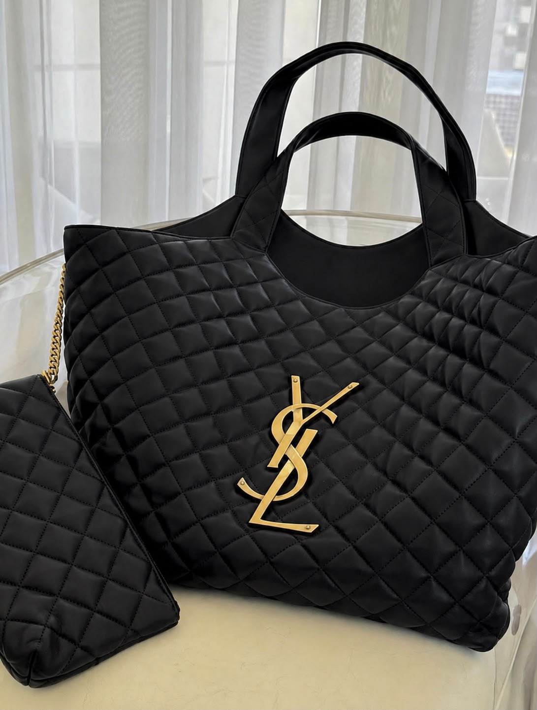 Women’s Large Quilted Tote Bag with Gold Accent – Premium Everyday Handbag