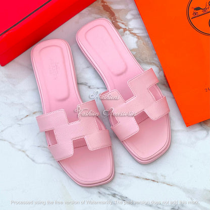 Women’s Minimalist Slip-On Flats – Comfortable Everyday Sandals