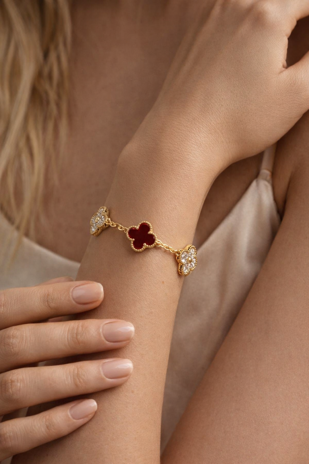 Clover Leaf Charm Bracelet - Elegant Jewelry