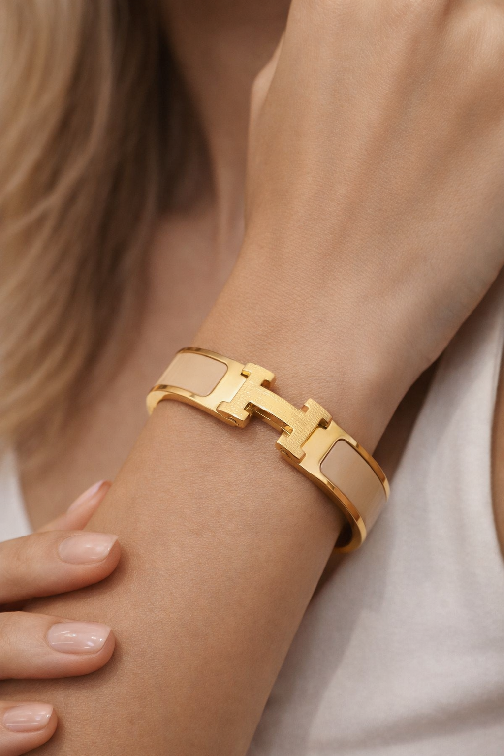H-Motif Enamel Bangle Bracelet