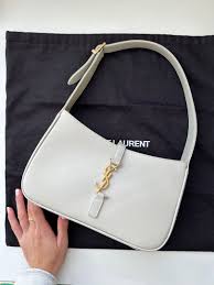 Women’s Minimalist Shoulder Bag with Gold Accent – Premium Structured Handbag