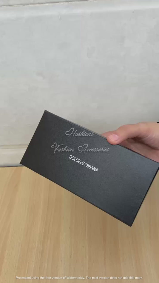 Bold Rectangular Luxury Sunglasses – Oversized Black Frame with Gold Temple Detail