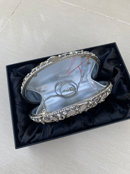 White Pearl Embellished Clutch – Elegant Bridal & Evening Purse for Women